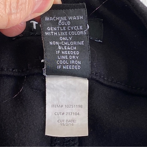 Torrid Cropped Stretch Black Ankle Pants - Picture 9 of 9